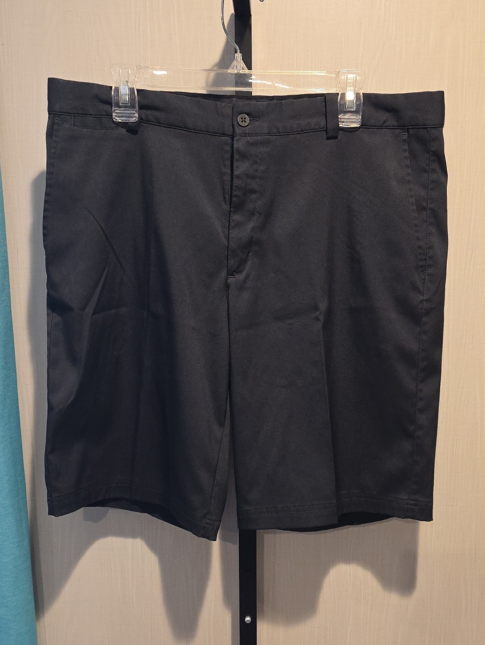 (J44) Nike Men's Golf Black Flat-Front Shorts